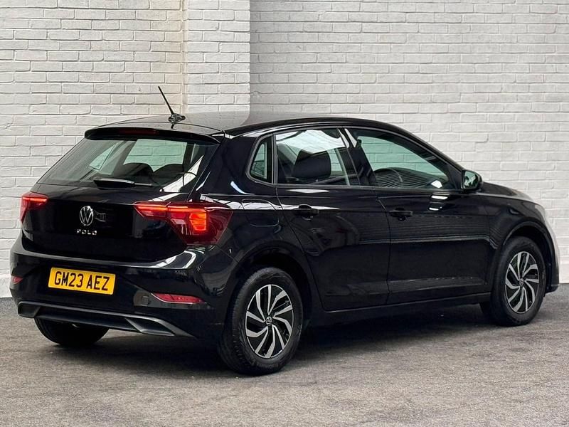 Used VW Polo Life 79 HP (58 kW) 2023 Black Hatchback