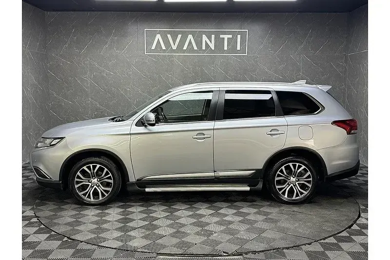 Used Mitsubishi Outlander 147 HP (108 kW) 2017 Silver SUV
