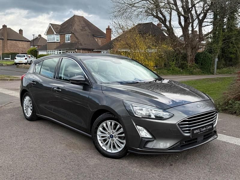 Used Ford Focus Titanium 125 HP (91 kW) 2019 Grey Hatchback