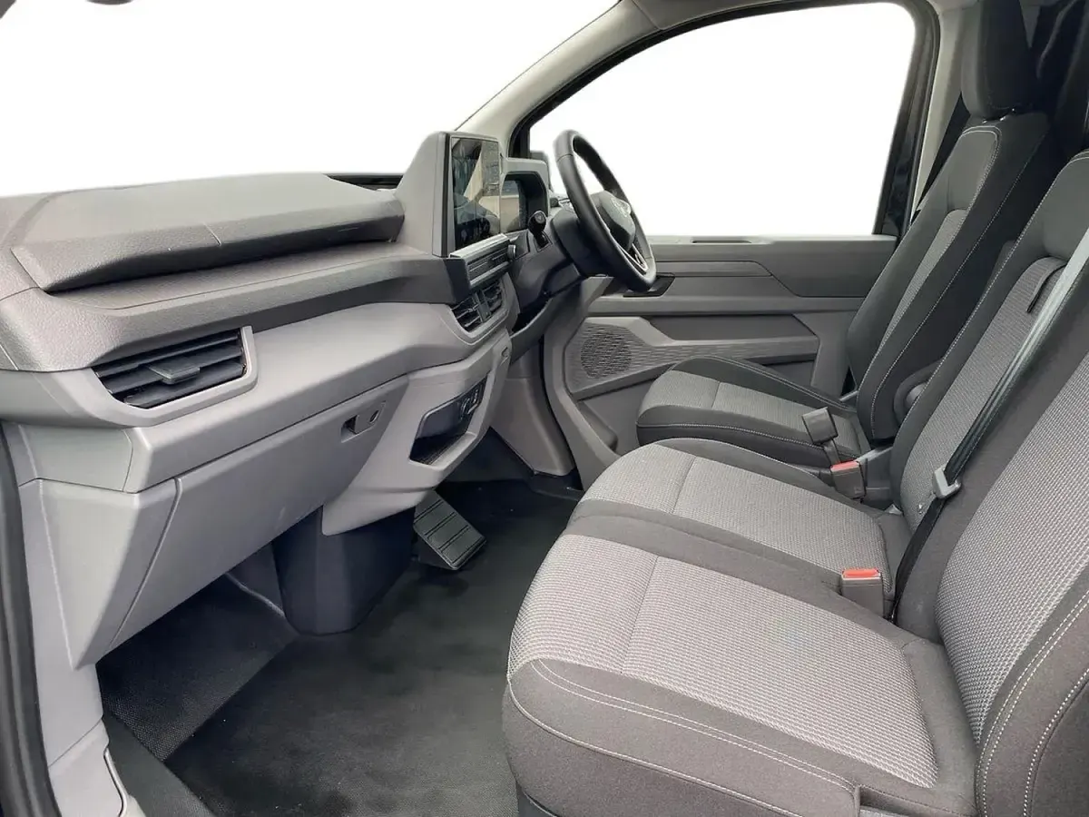 Używany VW Transporter Pro 2025 Czarny Van