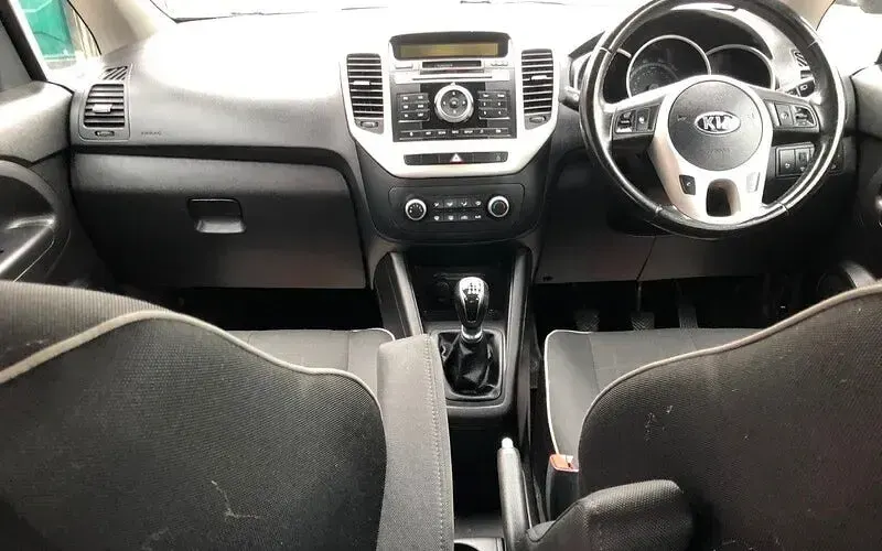 Used Kia Venga 90 HP (66 kW) 2015 Silver Hatchback
