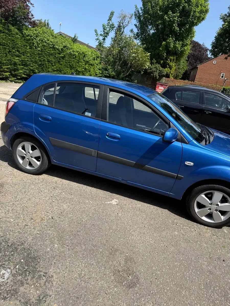Used Kia Rio 95 HP (69 kW) 2009 Blue Hatchback