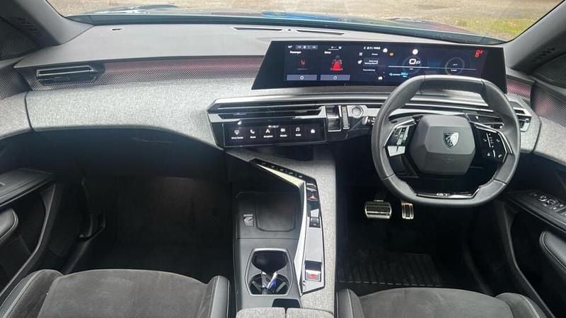 Used Peugeot e-3008 GT 152 kW (207 HP) 2024 Blue SUV