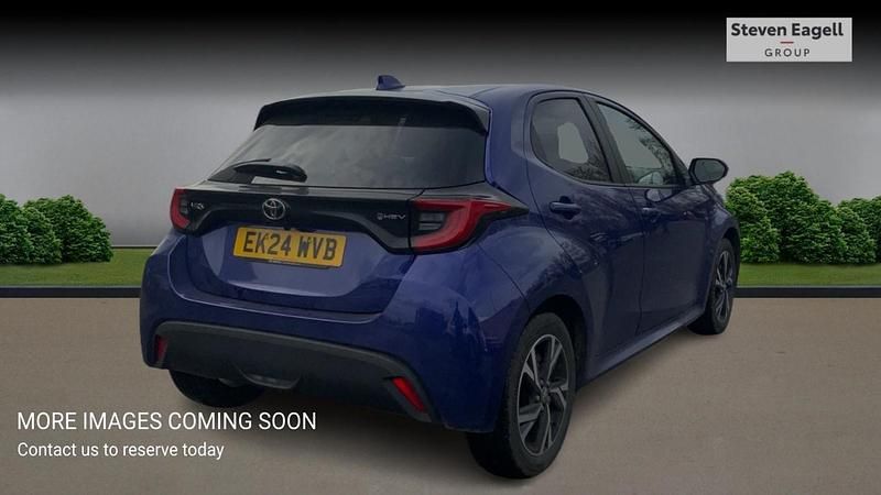 Used Toyota Yaris Hybrid Design 2024 Blue Hatchback
