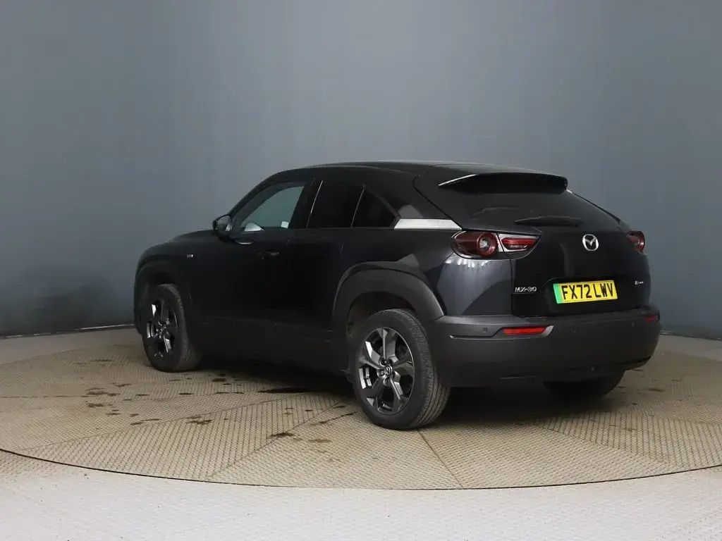 Usado Mazda MX30 Exclusive-Line 106 kW (145 CV) 2022 Negro SUV