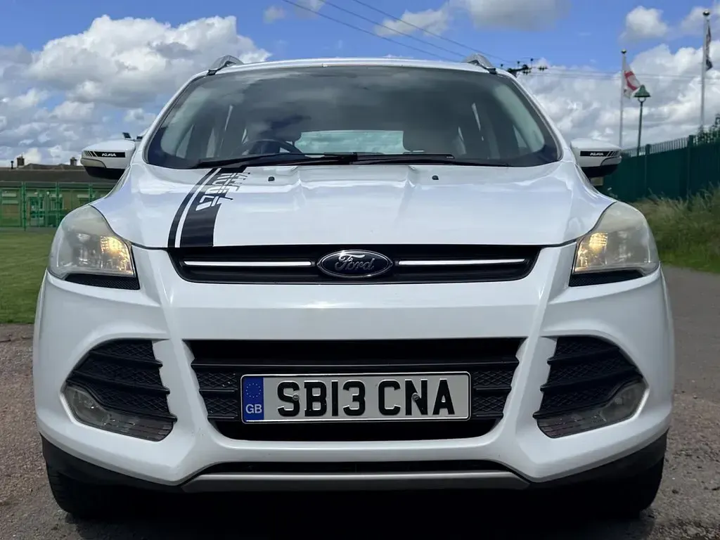 Used Ford Kuga Zetec 140 HP (102 kW) 2013 White SUV