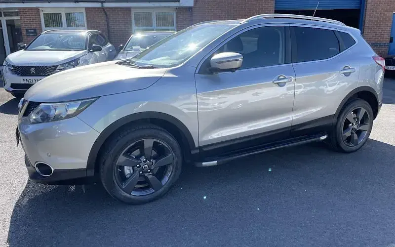 Used Nissan Qashqai N-TEC 110 HP (80 kW) 2015 Silver SUV