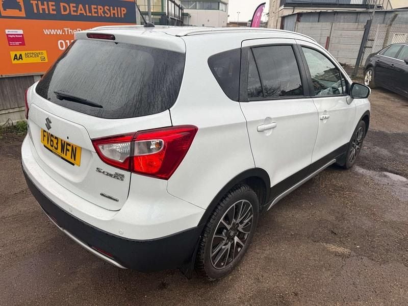 Used Suzuki SX4 SZ5 120 HP (88 kW) 2013 White SUV
