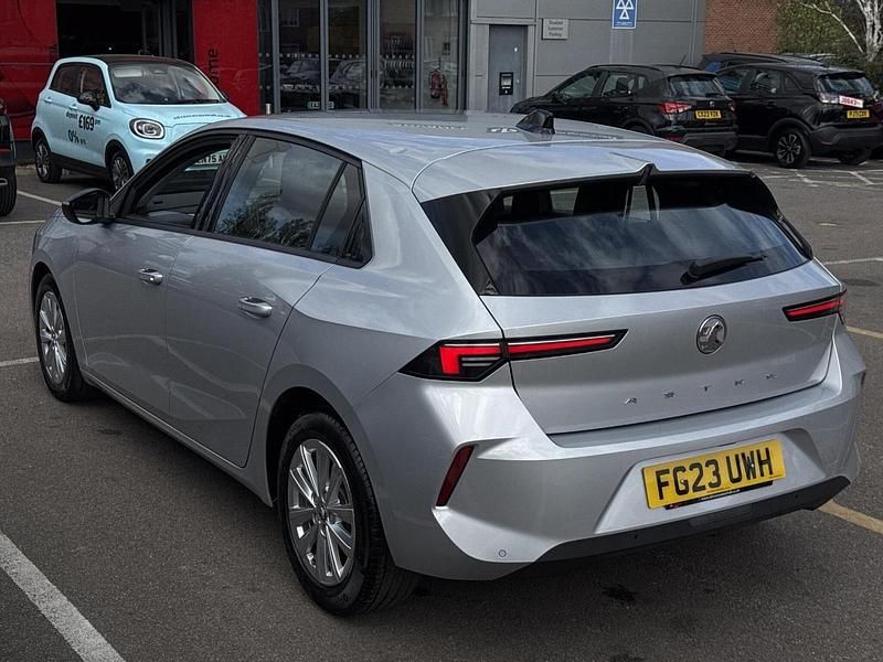 Używany Vauxhall Astra Design Edition 108 KM (79 kW) 2023 Szary Hatchback