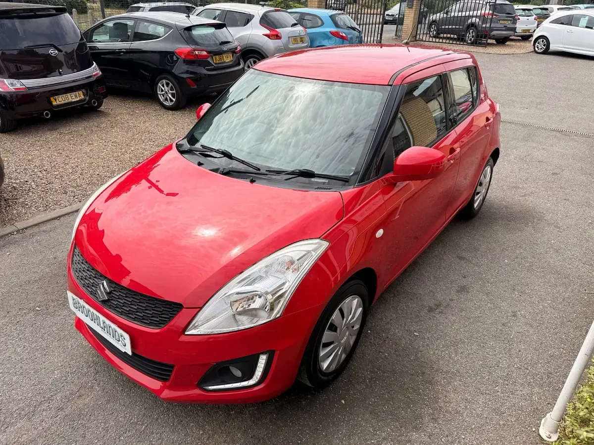 Used Suzuki Swift 94 HP (69 kW) 2016 Red Hatchback