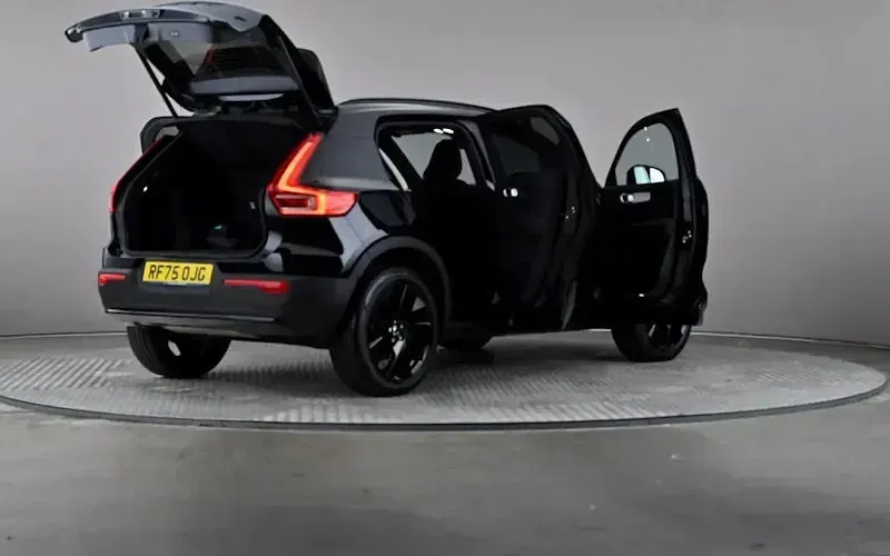 Used Volvo XC40 Plus 197 HP (144 kW) 2025 Black SUV
