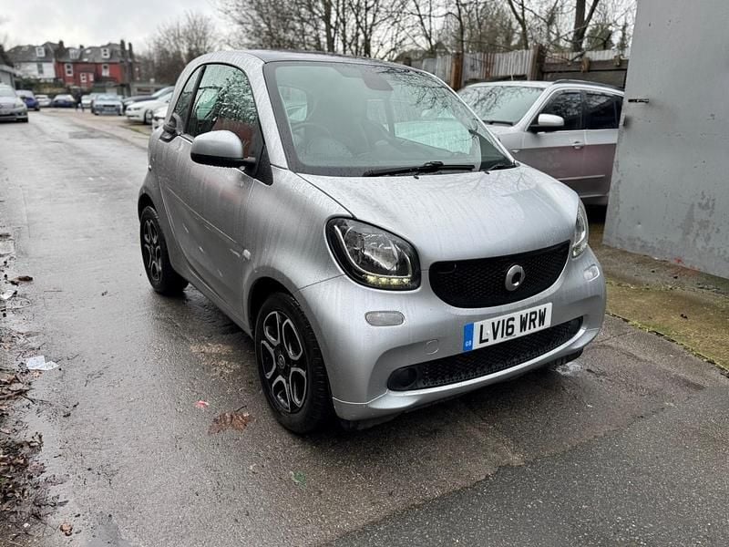 Silver Used 2016 Smart ForTwo Coupé Premium Coupe | £3,995 (Good price) - Image 1/4