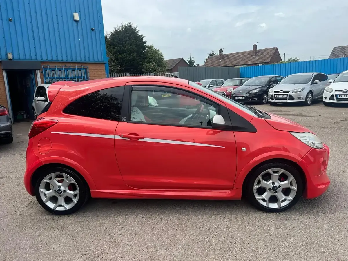 Used Ford Ka 69 HP (50 kW) 2010 Red Hatchback