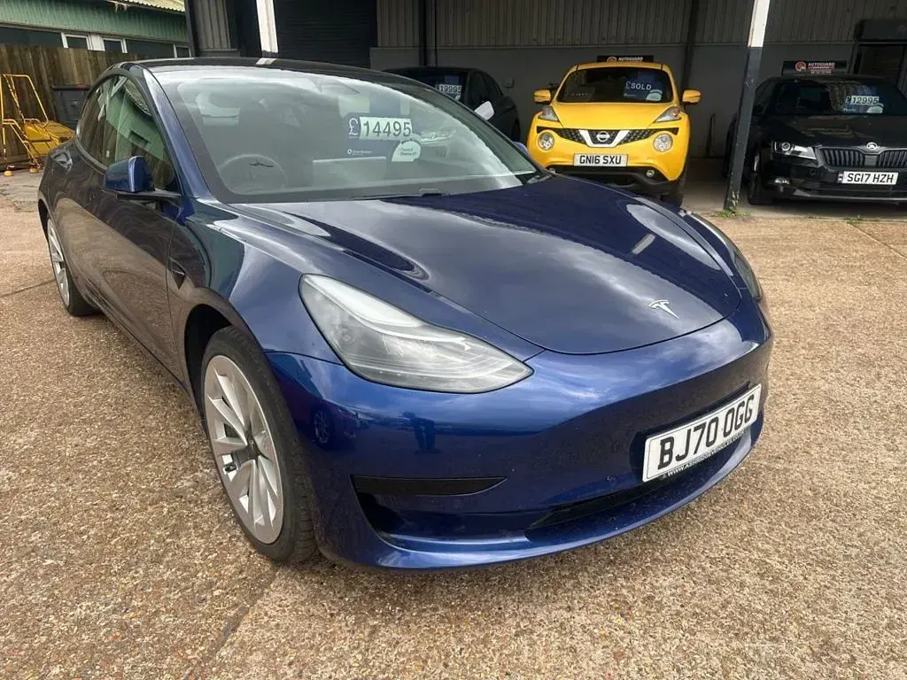 Used Tesla Model 3 Standard Range Plus 177 kW (241 HP) 2020 Sedan