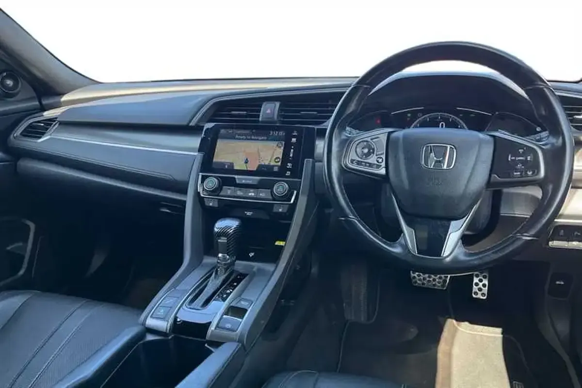 Used Honda Civic Prestige 182 HP (133 kW) 2018 Rallye red