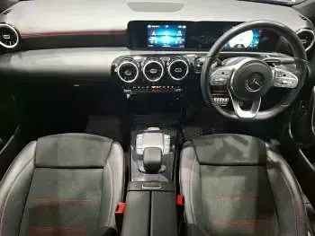 Usado Mercedes A250 AMG line 218 HP (160 kW) 2020 Cinzento Sedan