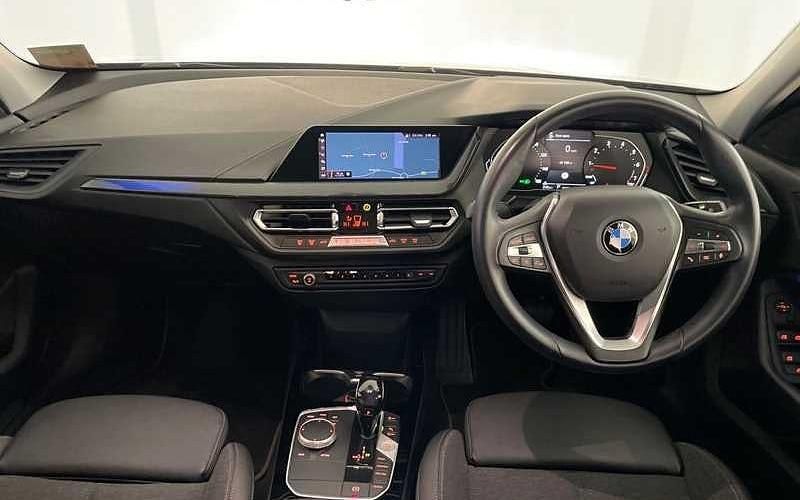 Used BMW 118 Sport Line 140 HP (102 kW) 2020 Hatchback