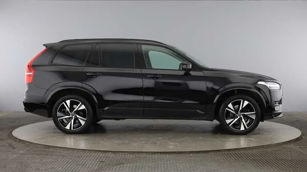 Begagnad Volvo XC90 Plus 235 HK (172 kW) 2023 Svart SUV