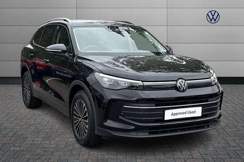 Black New 2025 VW Tiguan Match SUV | £33,350 (Fair price) - Image 1/4
