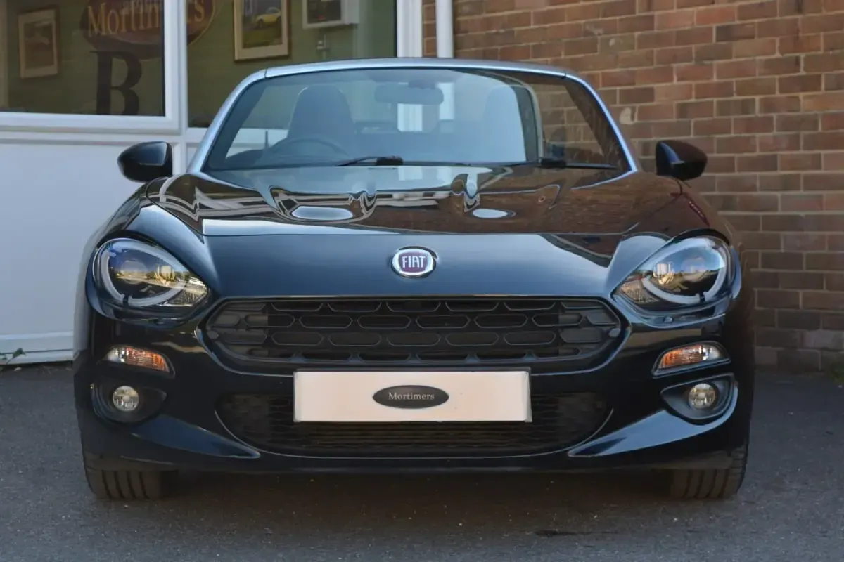 Używany Fiat 124 Spider Lusso Plus 140 KM (102 kW) 2017 Czarny Kabriolet