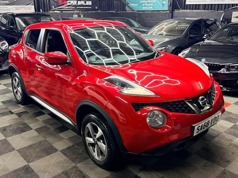 Begagnad Nissan Juke Acenta 112 HK (82 kW) 2018 Röd SUV