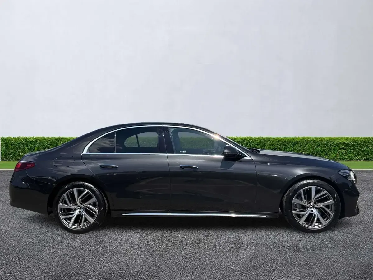 Used Mercedes E200 Premium 227 HP (166 kW) 2025 Grey Sedan
