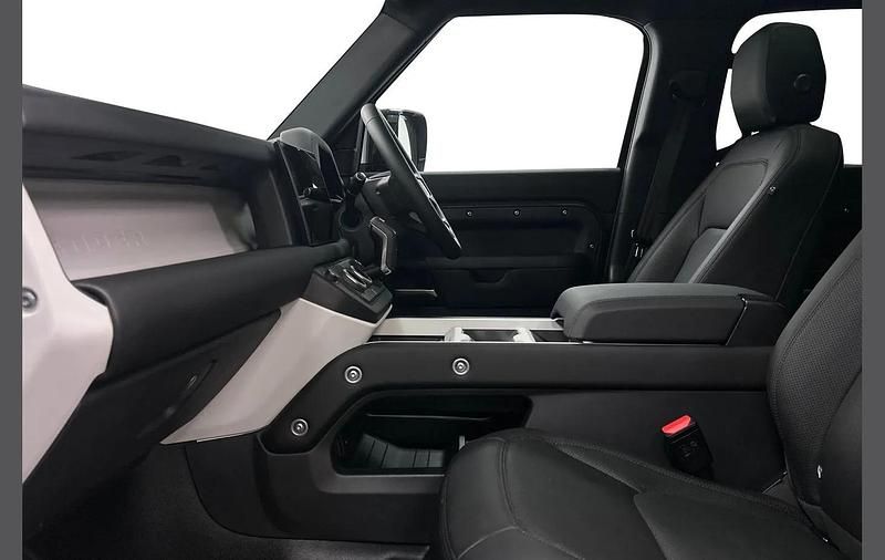 Used Land Rover Defender SE Dynamic 344 HP (253 kW) 2025 Grey SUV