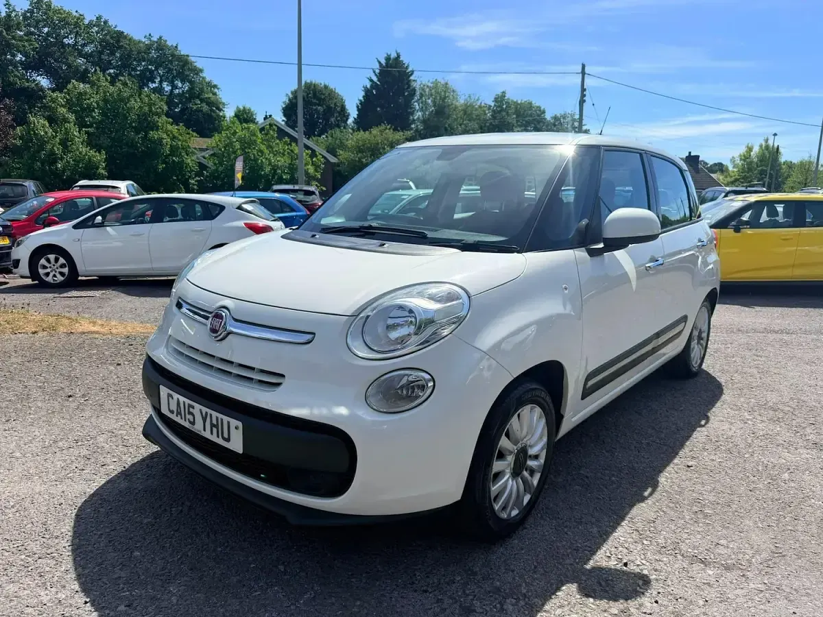 Used Fiat 500L Pop Star 95 HP (69 kW) 2015 White MPV