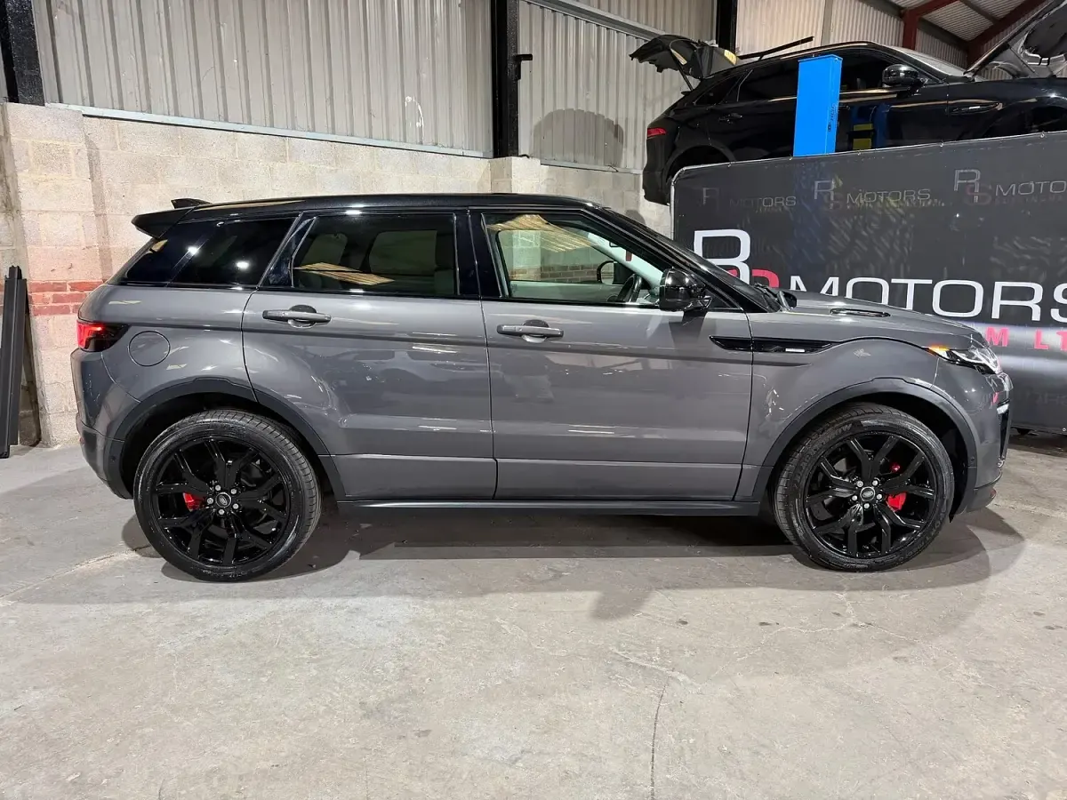 Used Land Rover Range Rover evoque Autobiography 180 HP (132 kW) 2017 Grey Estate