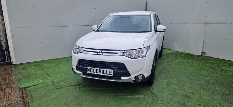 White Used 2015 Mitsubishi Outlander SUV | £6,995 (Good price) - Image 1/4