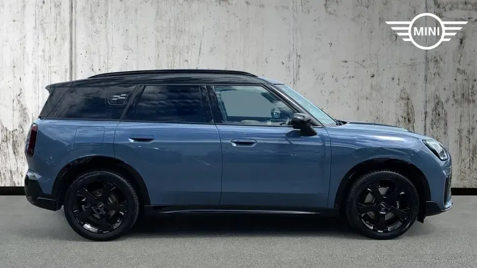 Used Mini Countryman 215 HP (158 kW) 2025 Blue SUV