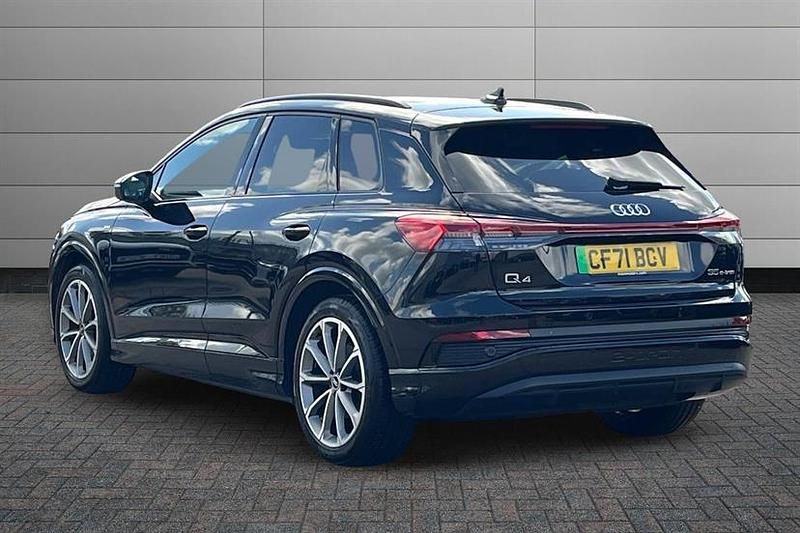Used Audi Q4 e-tron Comfort 125 kW (170 HP) 2021 Mythos black SUV