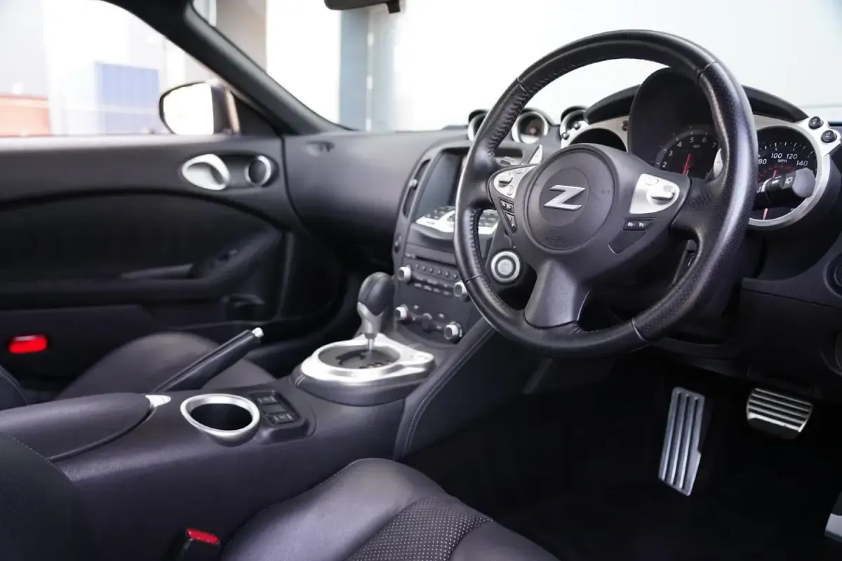 Used Nissan 370Z GT 328 HP (241 kW) 2016 Blue Coupe