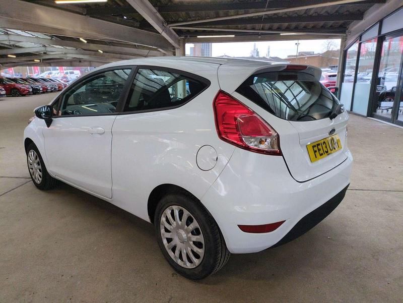 Used Ford Fiesta Style 82 HP (60 kW) 2013 White Hatchback
