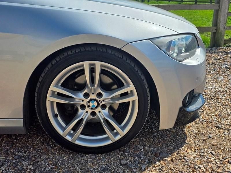 Begagnad BMW 320 Sport Line 2012 Silver Sportkupé