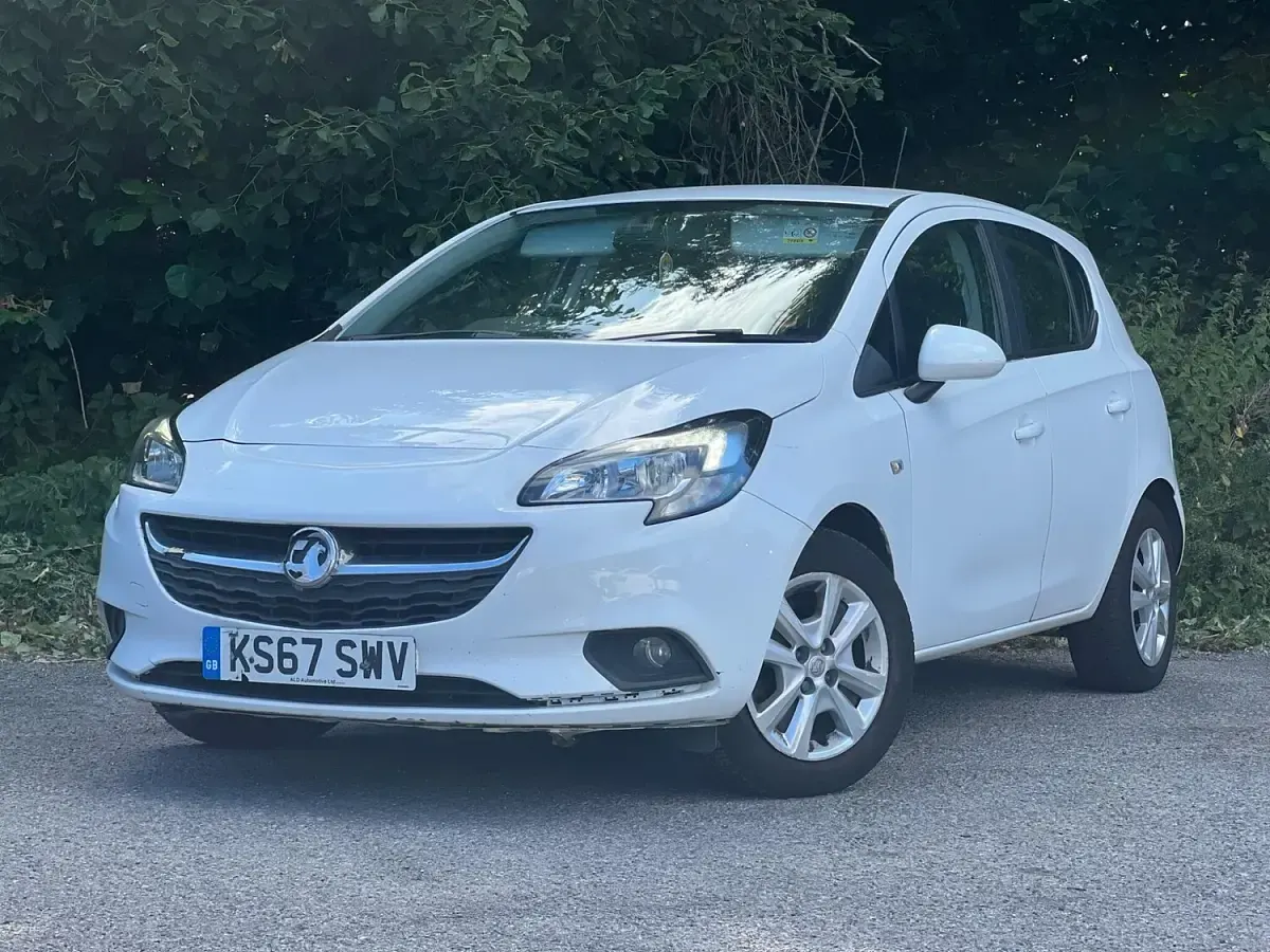 Used Vauxhall Corsa Design Edition 2017 White Hatchback