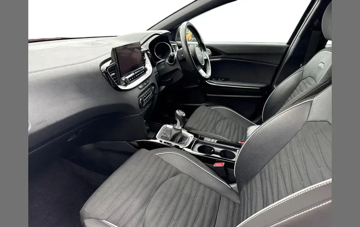 Used Kia Ceed GT-Line 138 HP (101 kW) 2025 Black Hatchback