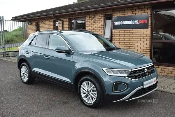 Used VW T-Roc Life 150 HP (110 kW) 2023 Blue SUV