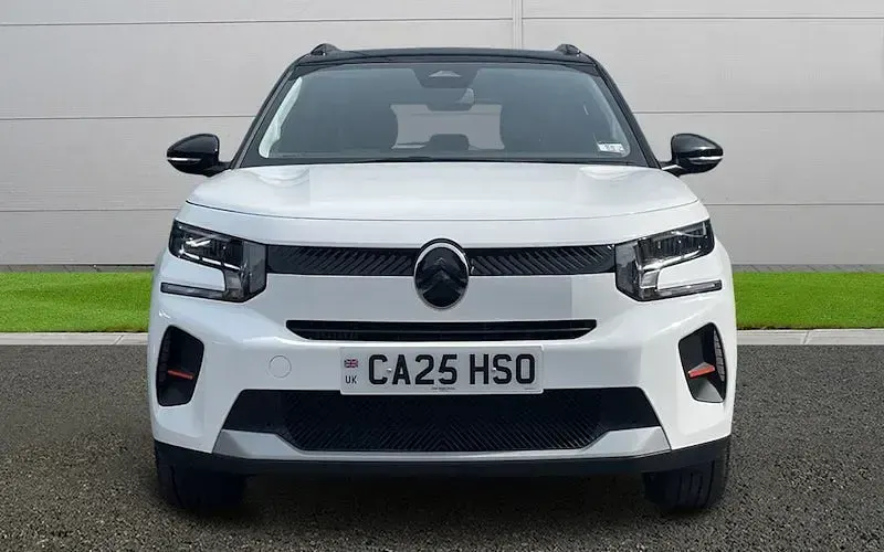 Used Citroën C3 PureTech 101 HP (74 kW) 2025 White SUV