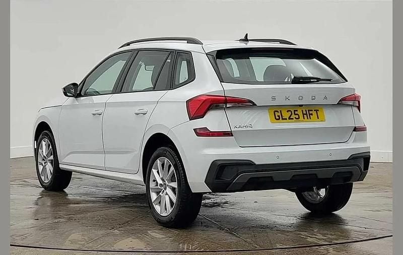 Used Skoda Kamiq SE 94 HP (69 kW) 2025 Moon white metallic SUV