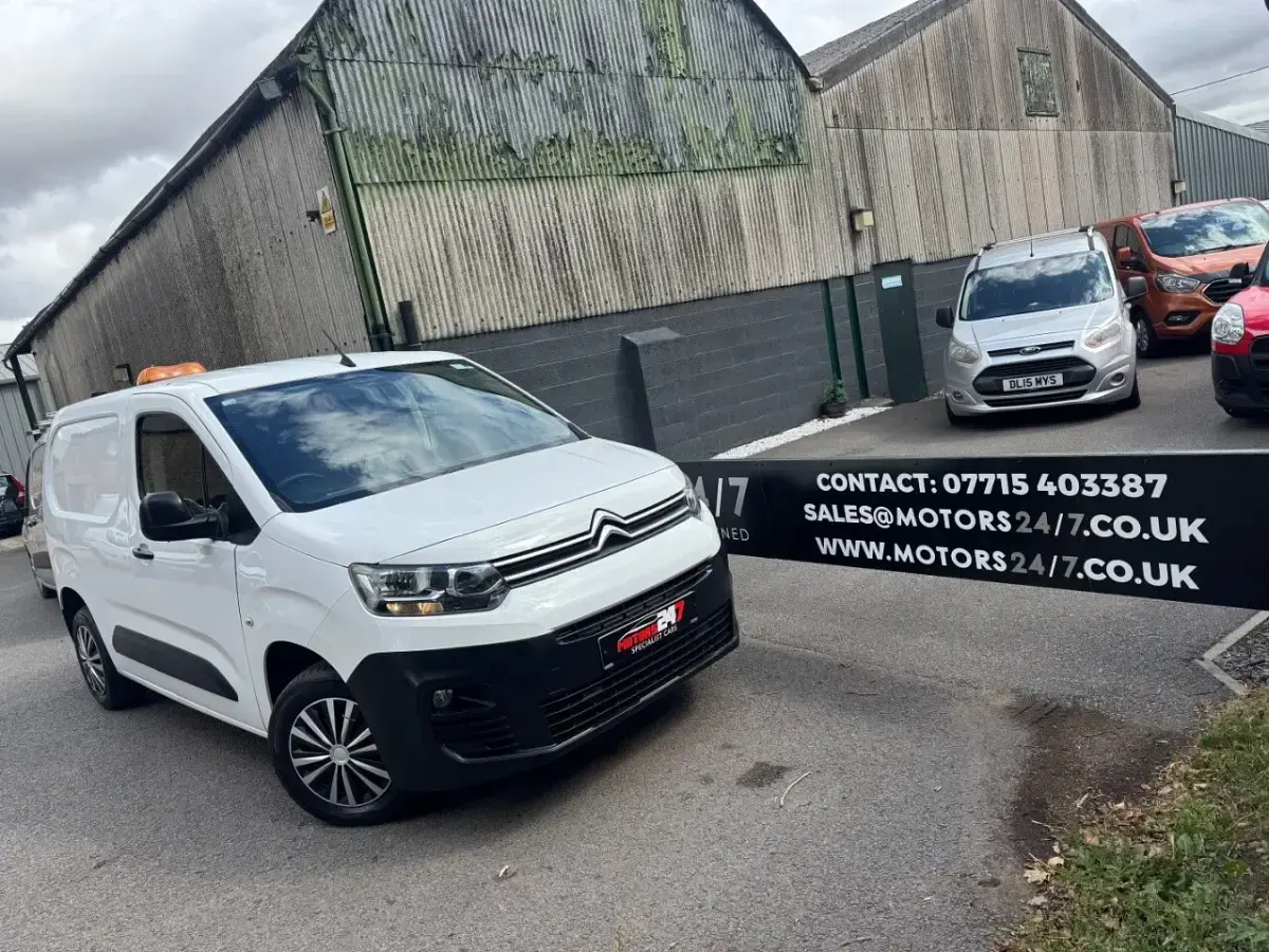 Used Citroën Berlingo 75 HP (55 kW) 2019 White MPV