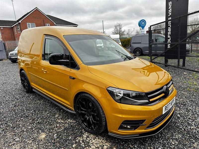 Used VW Caddy Highline 102 HP (75 kW) 2017 Yellow MPV