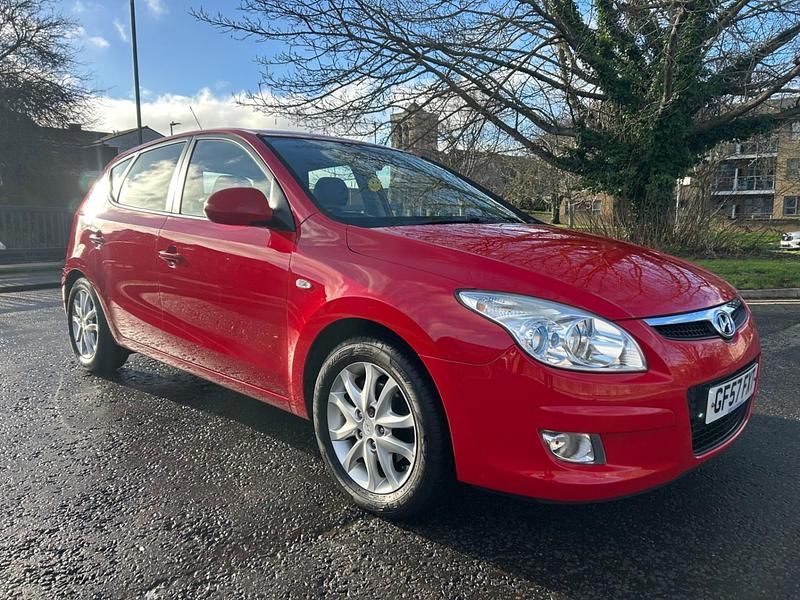 Red Used 2007 Hyundai i30 Style Hatchback | £1,995 (Fair price) - Image 1/4