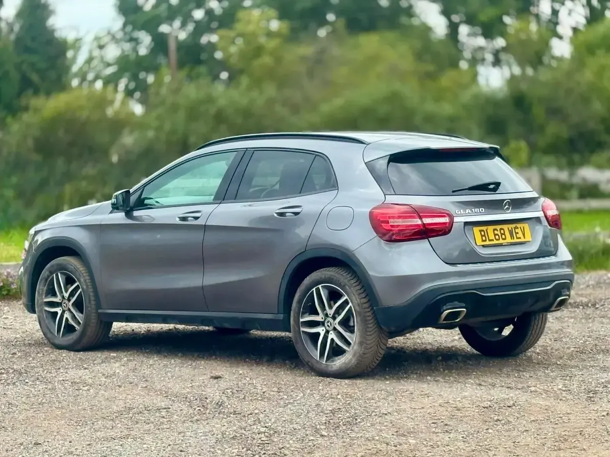 Used Mercedes GLA180 Urban 122 HP (89 kW) 2018 Grey SUV
