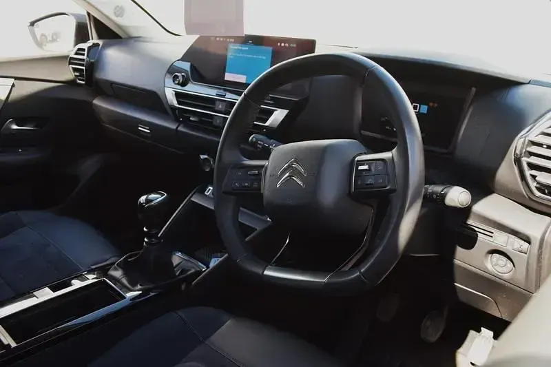 Używany Citroën C4 PureTech 2023 Czarny SUV