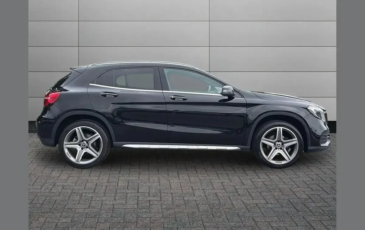 Used Mercedes GLA200 AMG line 154 HP (113 kW) 2020 Cosmos black SUV