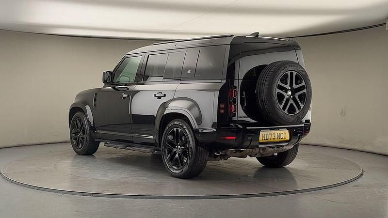 Used Land Rover Defender S 250 HP (183 kW) 2023 Santorini black SUV