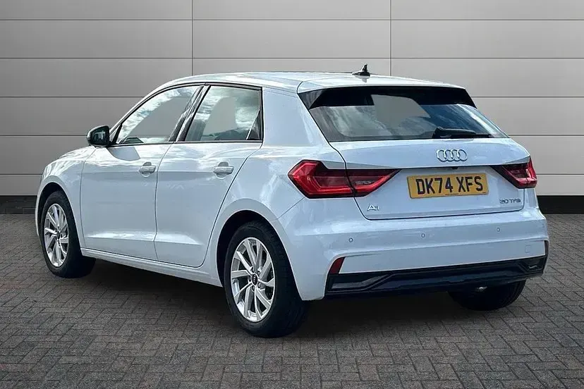 Used Audi A1 Sportback Sport 114 HP (83 kW) 2024 Glacier white Hatchback