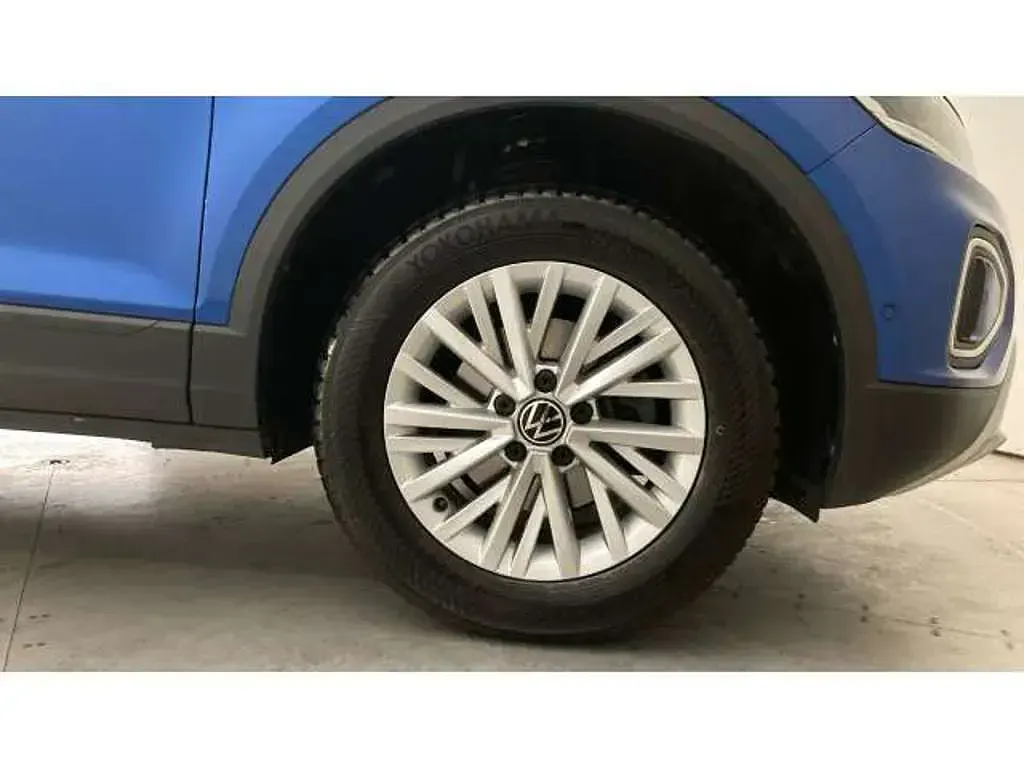 Used VW T-Roc Life 150 HP (110 kW) 2023 Blue SUV