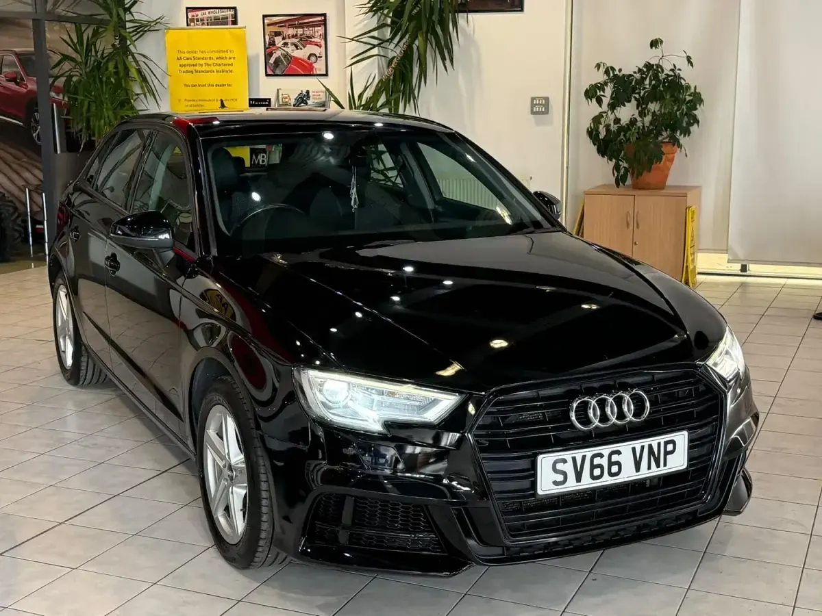 Used Audi A3 Advanced 2016 Black Hatchback